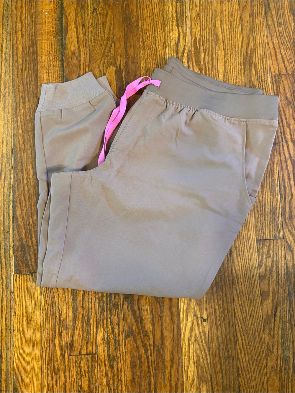 🎉NWT Figs Zamora Taupe Jogger Scrub Pants with Pink Waist Tie!